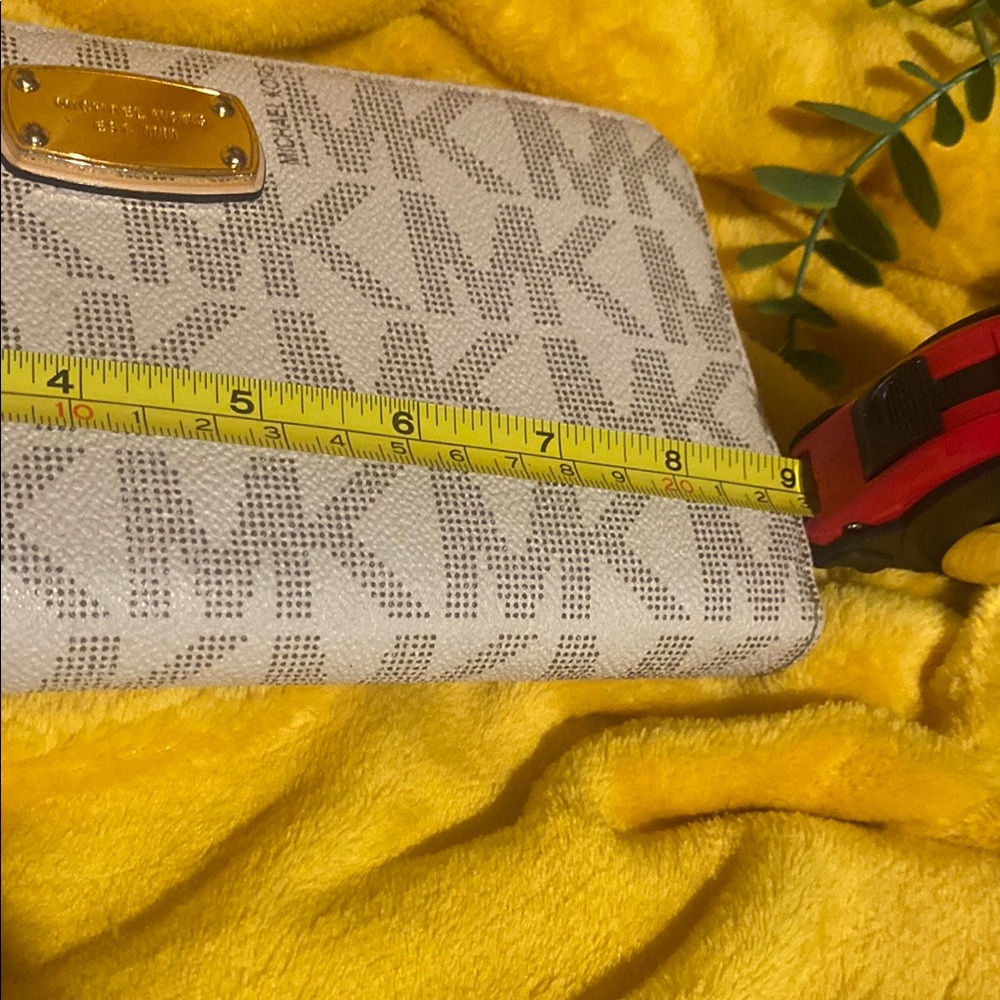 Michael Kors White Wallet